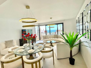 Upscale 3 bedroom Apartment 300m from the Beach